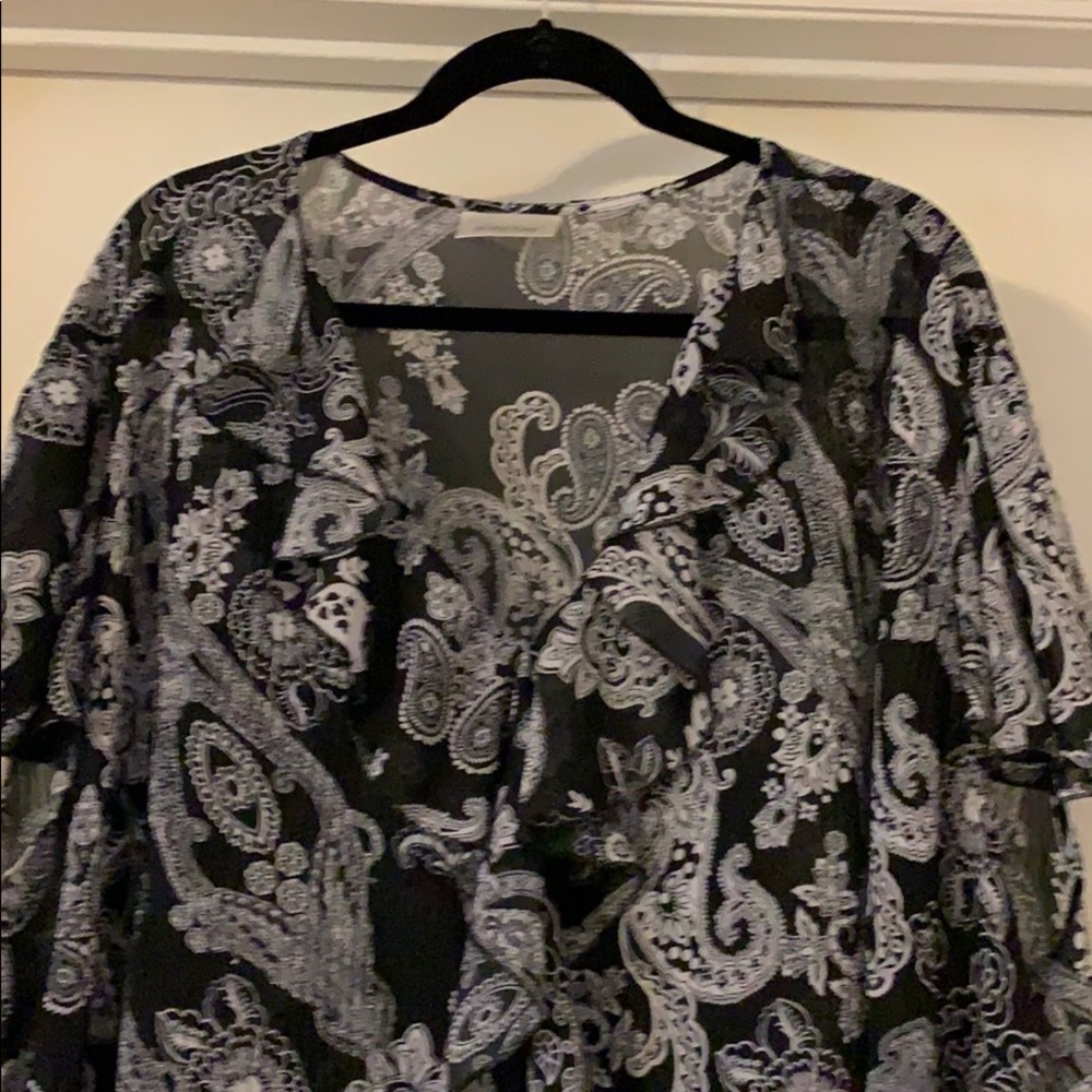 Women’s plus size 30 / 32 dress shirt - flattering - Picture 2 of 8